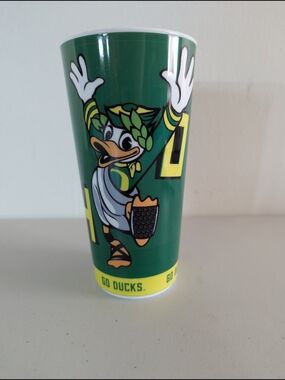 Oregon Ducks Plastic Stadium Cup Whirley DrinkWorks Green Mascot Go Ducks